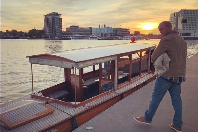 A unique experience! Semi private cruise. Authentic stylish boat! Book Leemstar! - A 90-minute route through Amsterdam’s Canal Ring