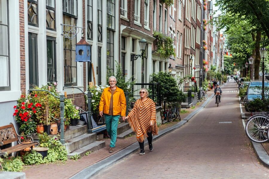 Amsterdam: 1.5-Hour Private Kick-Start Tour with a Local - Meeting your guide at Amsterdam Centraal’s doorstep