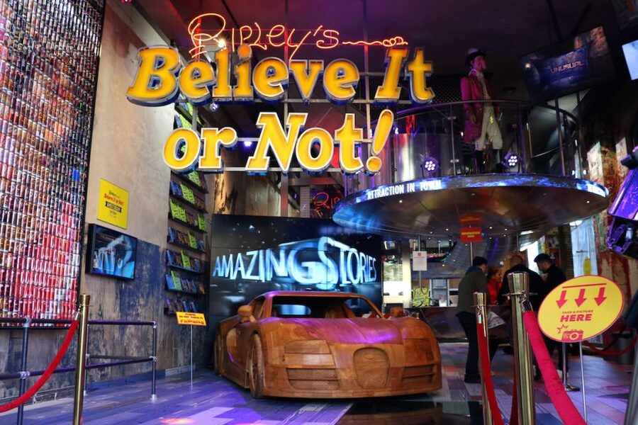Amsterdam 1-Hour Canal Cruise and Ripley’s Believe it or Not - Choosing the best cruise departure point