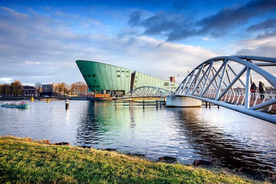 Amsterdam: 1-Hour Canal Cruise & NEMO Science Museum - Four cruise departure points, four different starting plans