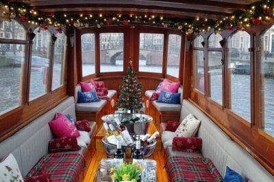 Amsterdam 1-Hour Canal Cruise With Live Guide