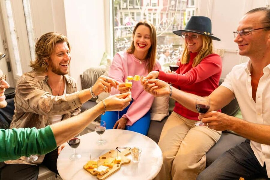 Amsterdam: 10 Tastings Guided Food Tour by UNESCO Canals - Why this food walk works as an Amsterdam introduction