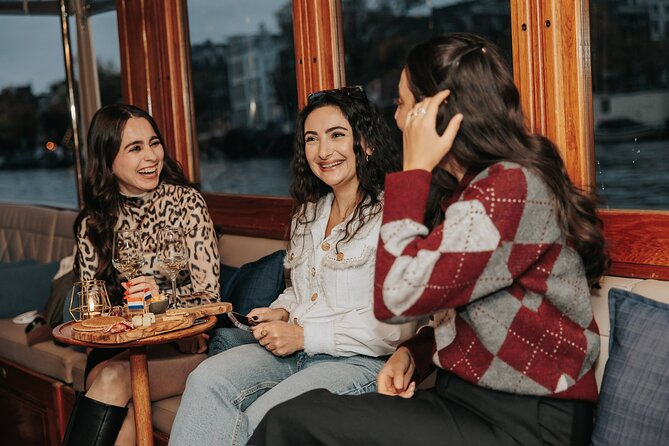 Amsterdam: 2-Hour Canal Cruise incl. Drinks & Dutch Snacks - Through the Jordaan and Bloemgracht
