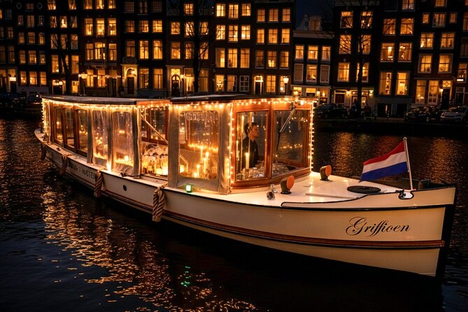 Amsterdam: 2-Hour Canal Cruise incl. Drinks & Dutch Snacks - Bridges, theaters, and old city defenses