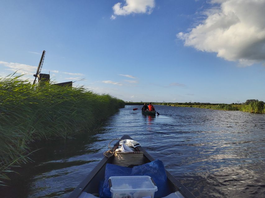 Amsterdam: 2-Hour Guided Canoe Trip - Meeting the guide and getting ready to paddle