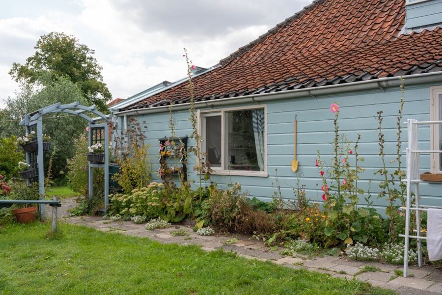 Amsterdam: 2-Hour Guided Canoe Trip - Paddling through Watergang village