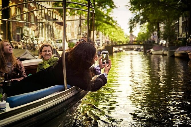 Amsterdam 2-hour Private Canal Cruise with Live Guide and Drinks - Why a private boat changes the Amsterdam canal experience
