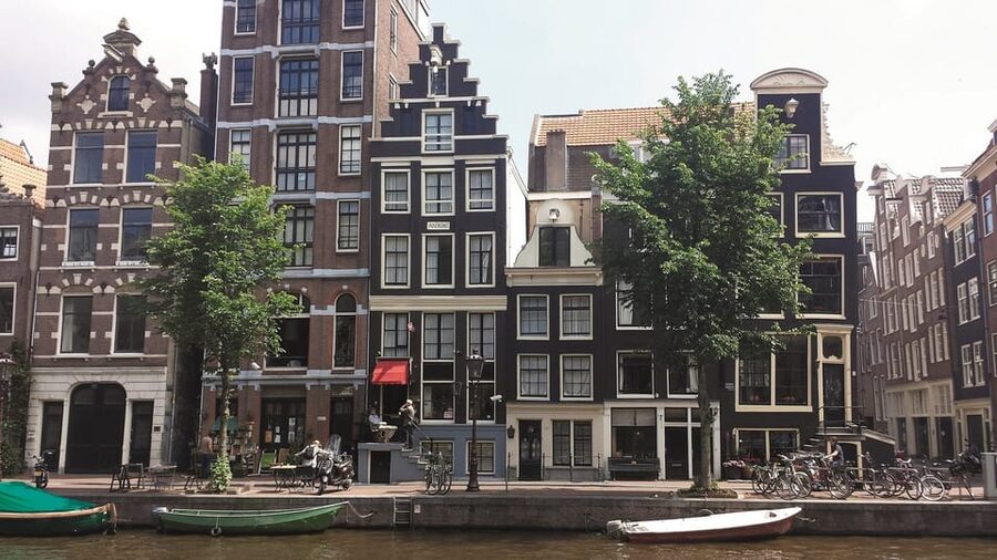 Amsterdam: 3-Hour Private Bike Tour of the City Center - Dam Square, De Wallen, and the city’s busier side