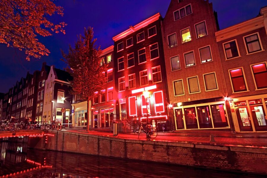 Amsterdam: After Dark Red Light District Tour - Red lights, prostitution, and the district’s uncertain future