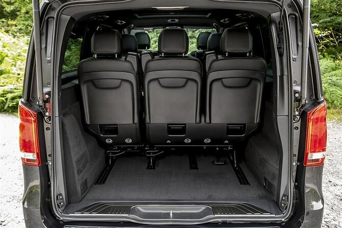 Amsterdam Airport Private Arrival Transfer by Luxury Van - What the $98.96 price really buys you