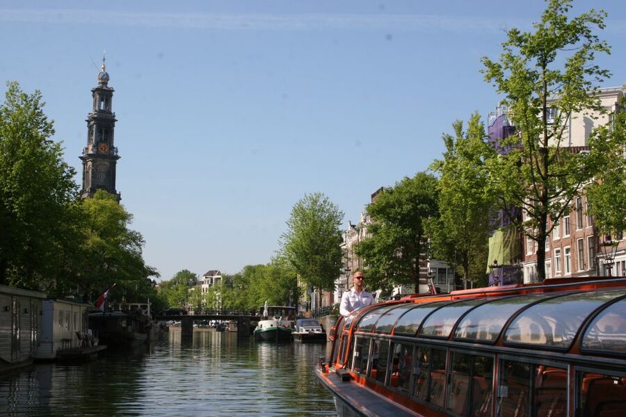 Amsterdam: Amsterdam Dungeon and Canal Cruise Entry Ticket - How the two experiences fit together