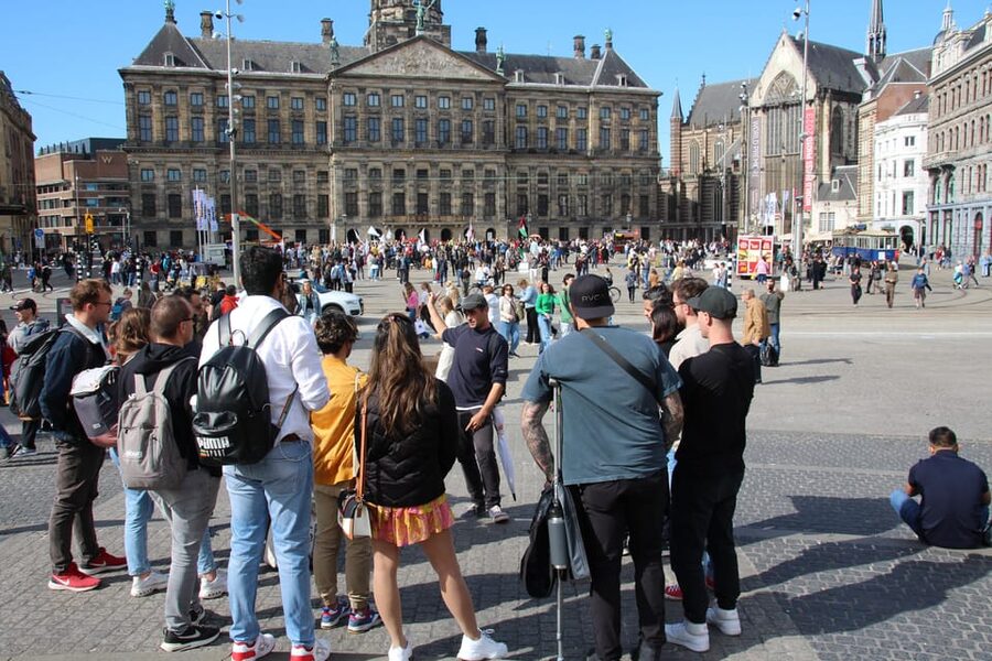 Amsterdam: Anne Frank Guided Small Group Walking Tour - Blauwburgwal and the quieter parts of the route