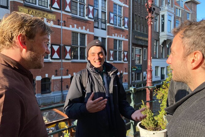 Amsterdam: Anne Frank Small Group Walking Tour - Kattengat and the story above Der Silveren Spiegel