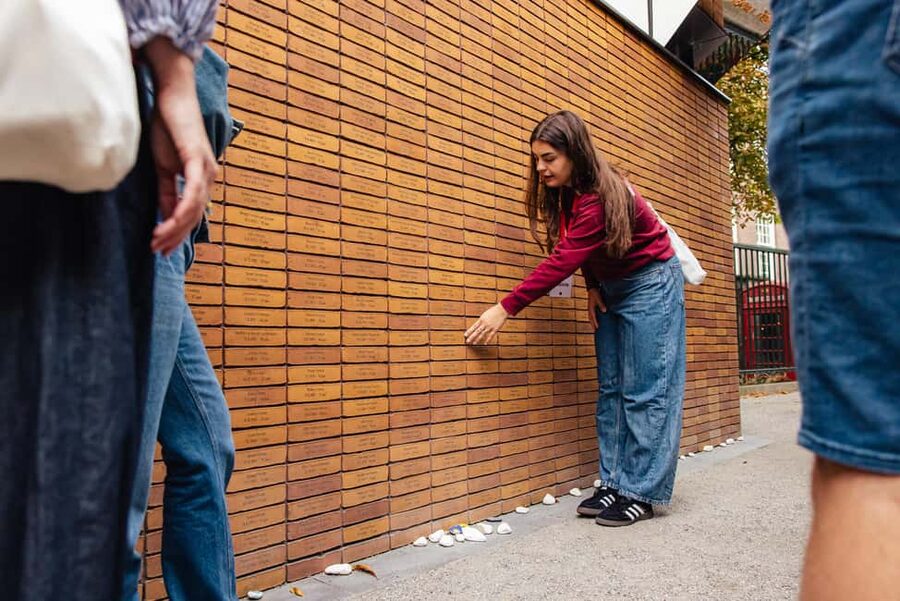 Amsterdam: Anne Frank Walking Tour - Guided in EN/DE/IT/ES - Why this walk matters in Amsterdam