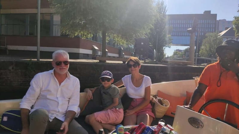 Amsterdam bike tour with a French-speaking guide local! - The canal belt and Amsterdam architecture