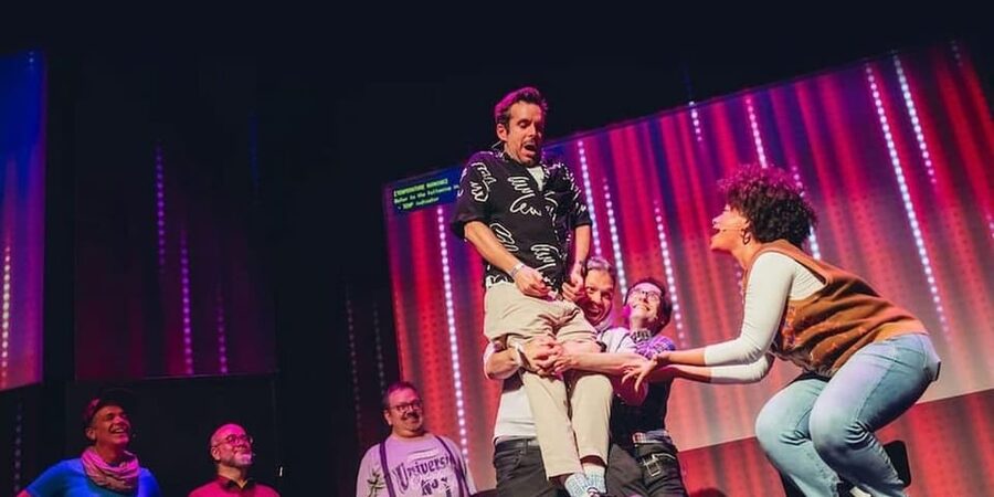 Amsterdam: ‘Boom Chicago’ English Comedy Show - The opening hour: drinks, tables, and settling in