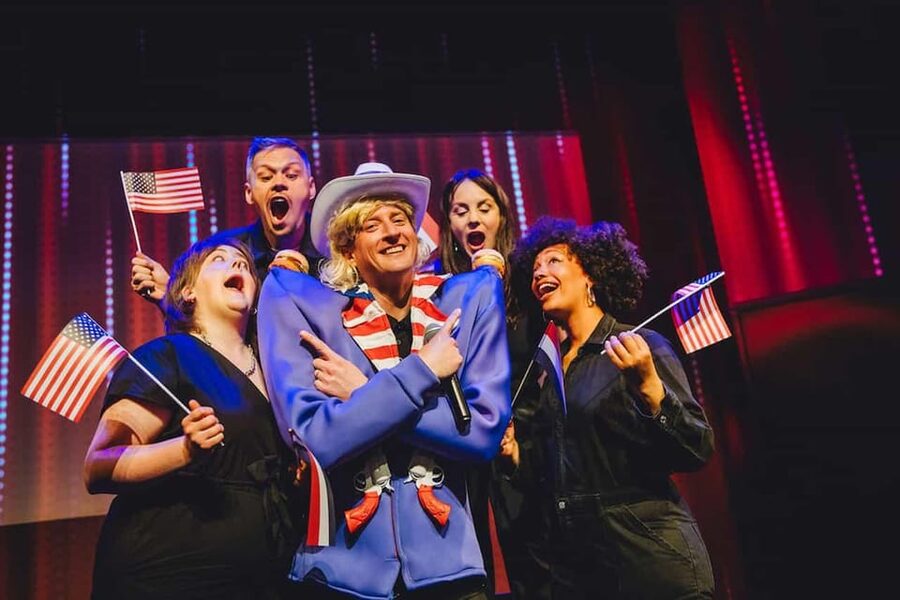 Amsterdam: ‘Boom Chicago’ English Comedy Show - The bar and the after-show mood