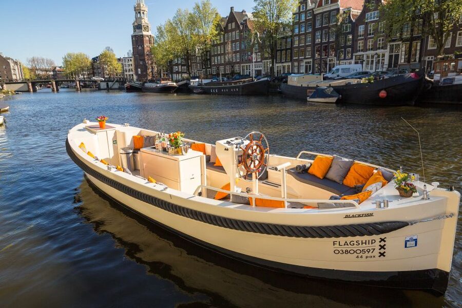 Amsterdam: Canal Belt Private Beer Boat Tour - Key points at a glance