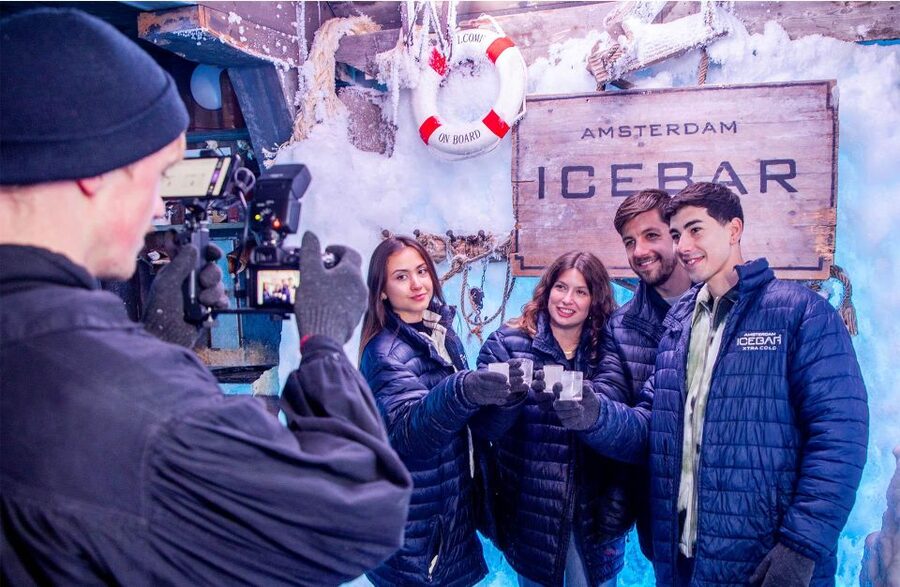 Amsterdam: Canal Cruise and Entrance to Xtracold Icebar - What to bring and what to watch for
