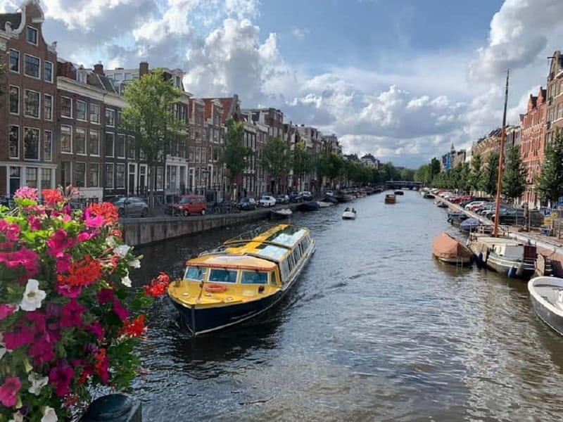 Amsterdam: Canal Cruise from Anne Frank Museum - How the guide and audio options work