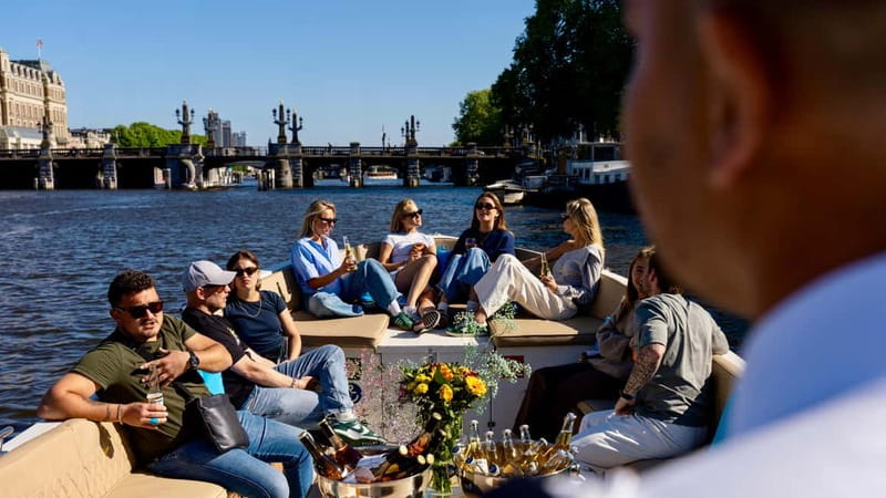 Amsterdam: Canal Cruise in Open Boat with Drink Option - Key points to know before booking