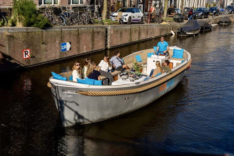Amsterdam: Canal Cruise in Open Boat with Drink Option - Dancing Houses and Herengracht