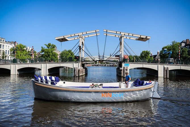 Amsterdam Canal Cruise in Open Boat with Unlimited Drinks Option - Is $21.77 a good value for one hour?
