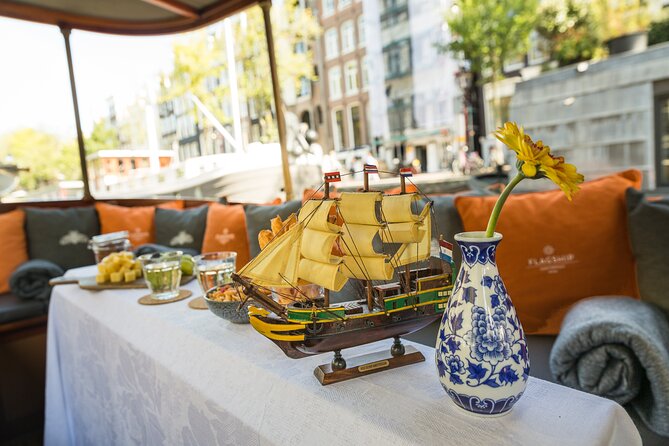 Amsterdam Canal Cruise with Cheese and Wine - The UNESCO canal belt from the water