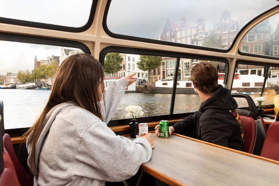 Amsterdam: Canal Cruise with Live Commentary & Audio Guide - Key points before you book