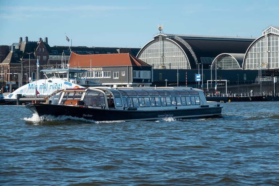 Amsterdam: Canal Cruise with Live Commentary & Audio Guide - Anne Frank House and the famous bridges