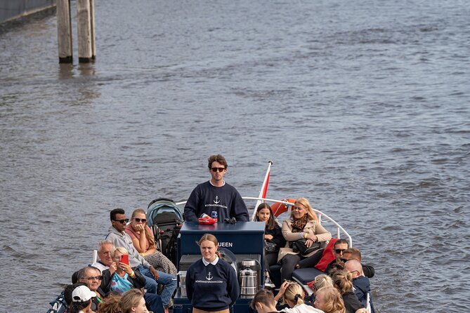 Amsterdam Canal Cruise with Live guide & Two drinks - Central St. - Why an hour on Amsterdam’s canals works so well