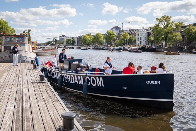 Amsterdam Canal Cruise with Live guide & Two drinks - Central St. - Small canals and old Amsterdam from the water