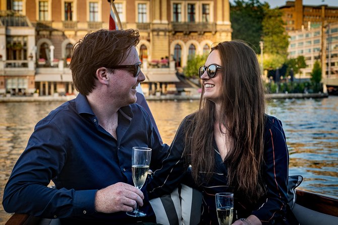 Amsterdam Champagne Private Canal Cruise - Key points at a glance