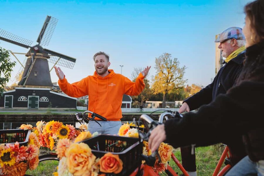 Amsterdam: Cheese, Windmill & Countryside Bike Tour - From Central Station to the Amsterdam countryside