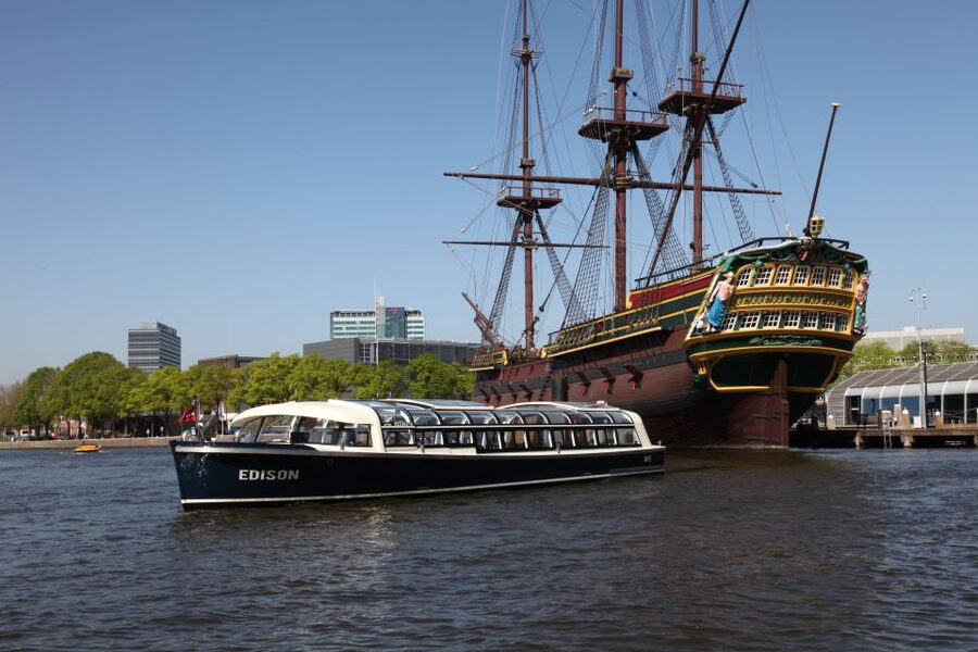 Amsterdam: City Canal Cruise & Straat Museum - Should you book it?