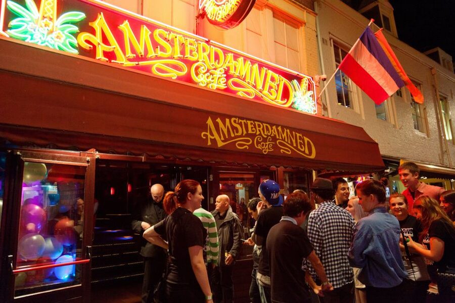 Amsterdam: City Center Bar Crawl and Nightlife Experience - Ending at a major Amsterdam club