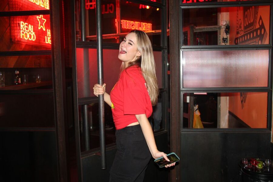 Amsterdam: City Center Bar Crawl and Nightlife Experience - Dress rules are not optional