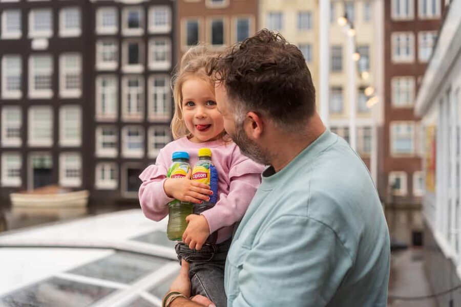 Amsterdam: City Centre Canal Cruise & Free Flower Cocktail - Key points at a glance