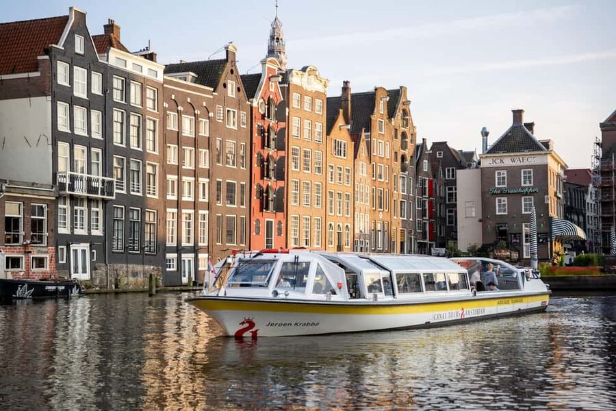 Amsterdam: City Centre Canal Cruise & Free Flower Cocktail - Why Amsterdam’s canals are the real sightseeing route
