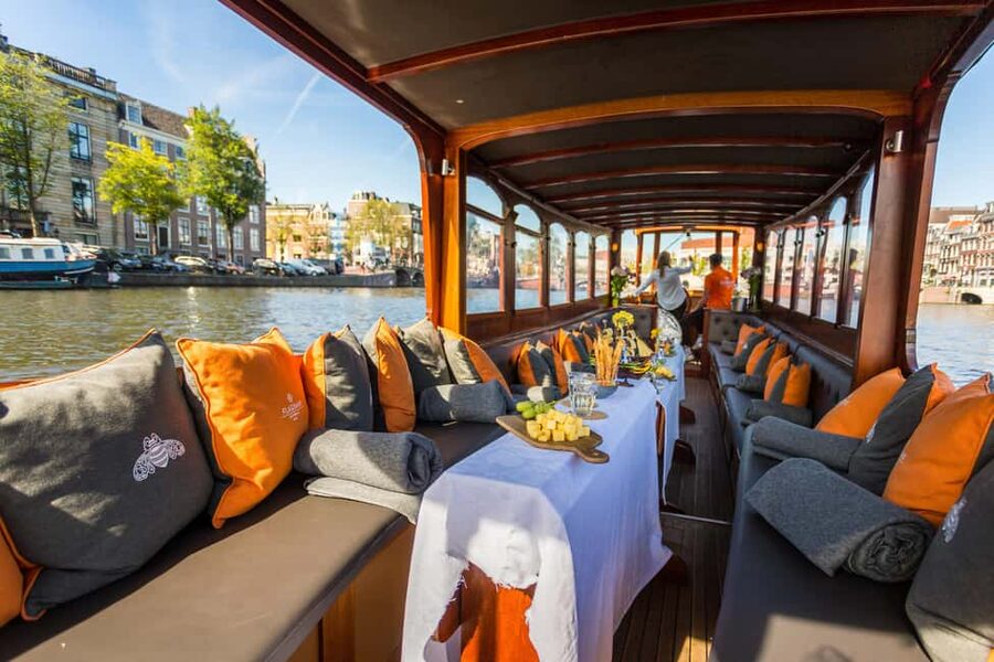 Amsterdam: Classic Boat Cruise with Optional Cheese & Wine - Why Amsterdam looks better from the canal
