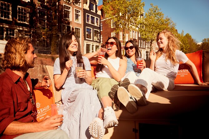 Amsterdam Classic Saloon Boat Canal Cruise with Live Guide - Choosing the open boat or classic saloon
