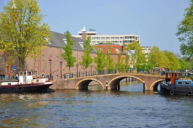 Amsterdam Classic Saloon Boat Cruise with Drinks and Cheese - Key points to know before you book