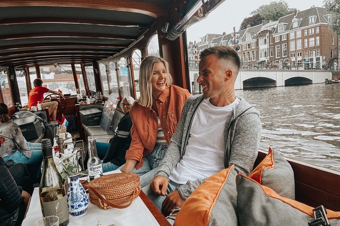 Amsterdam Classic Saloon Boat Cruise with Drinks and Cheese - Herengracht, Keizersgracht, and Singel