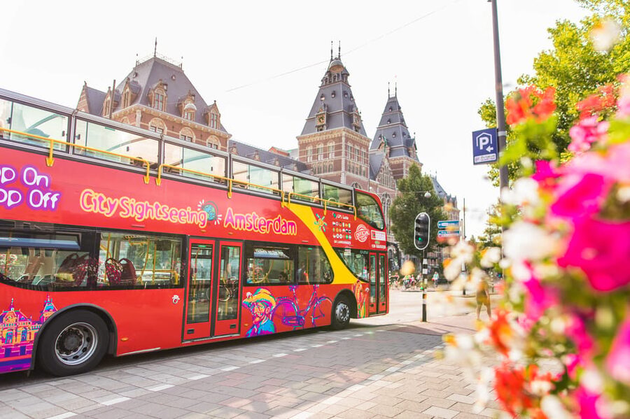 Amsterdam: Combo Rijksmuseum & Hop-On Hop-Off Bus - Green Line: different stops in summer and winter