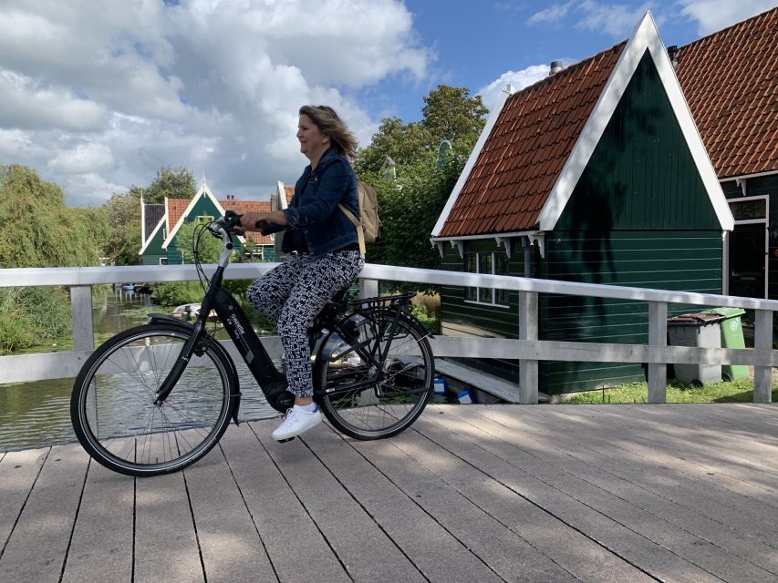 Amsterdam: Countryside Bike Tour and Zaanse Schans Windmills - Inside a working windmill