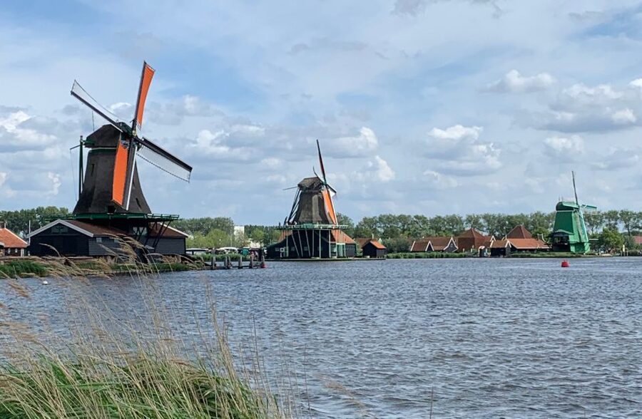 Amsterdam: Countryside Bike Tour and Zaanse Schans Windmills - Clogs, Gouda, and the final stops