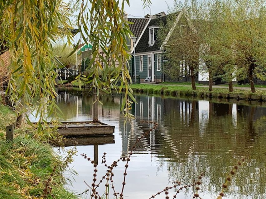 Amsterdam: Countryside Bike Tour and Zaanse Schans Windmills - An easy ride through North Holland
