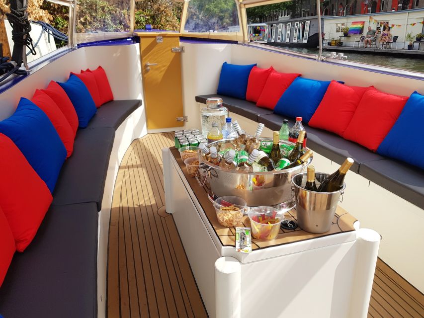 Amsterdam: Covered Canal Booze Cruise with Unlimited Drinks - The hosts are a major part of the value