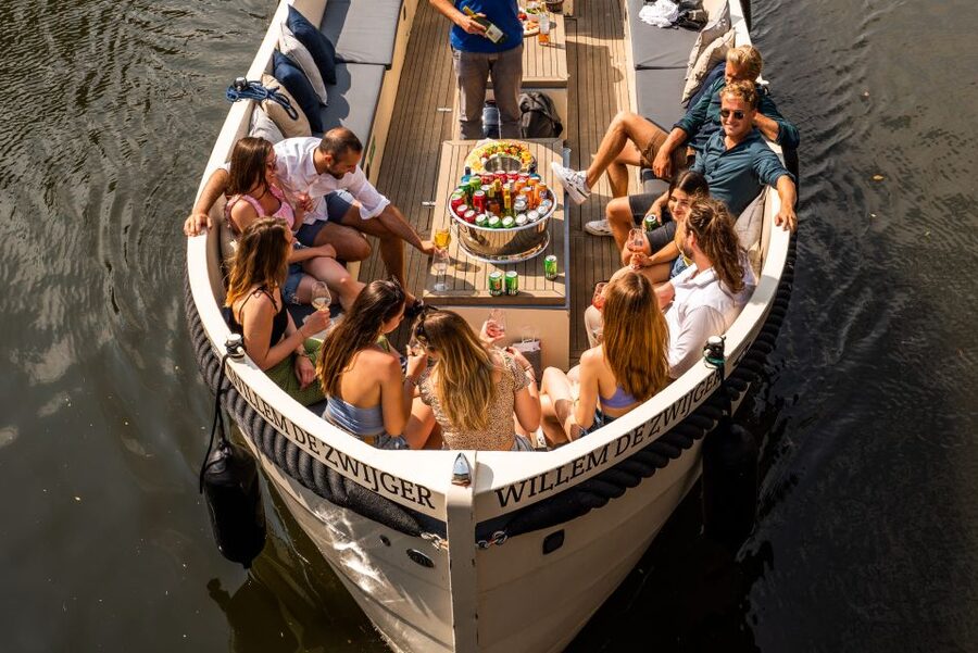 Amsterdam: Cozy Evening Canal Cruise With Open Bar Option - Herengracht, the Golden Bend, and Amsterdam’s grandest homes