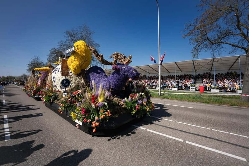 Amsterdam: Day Trip to Flower Parade & Keukenhof on April 18 - Starting at This is Holland in Amsterdam